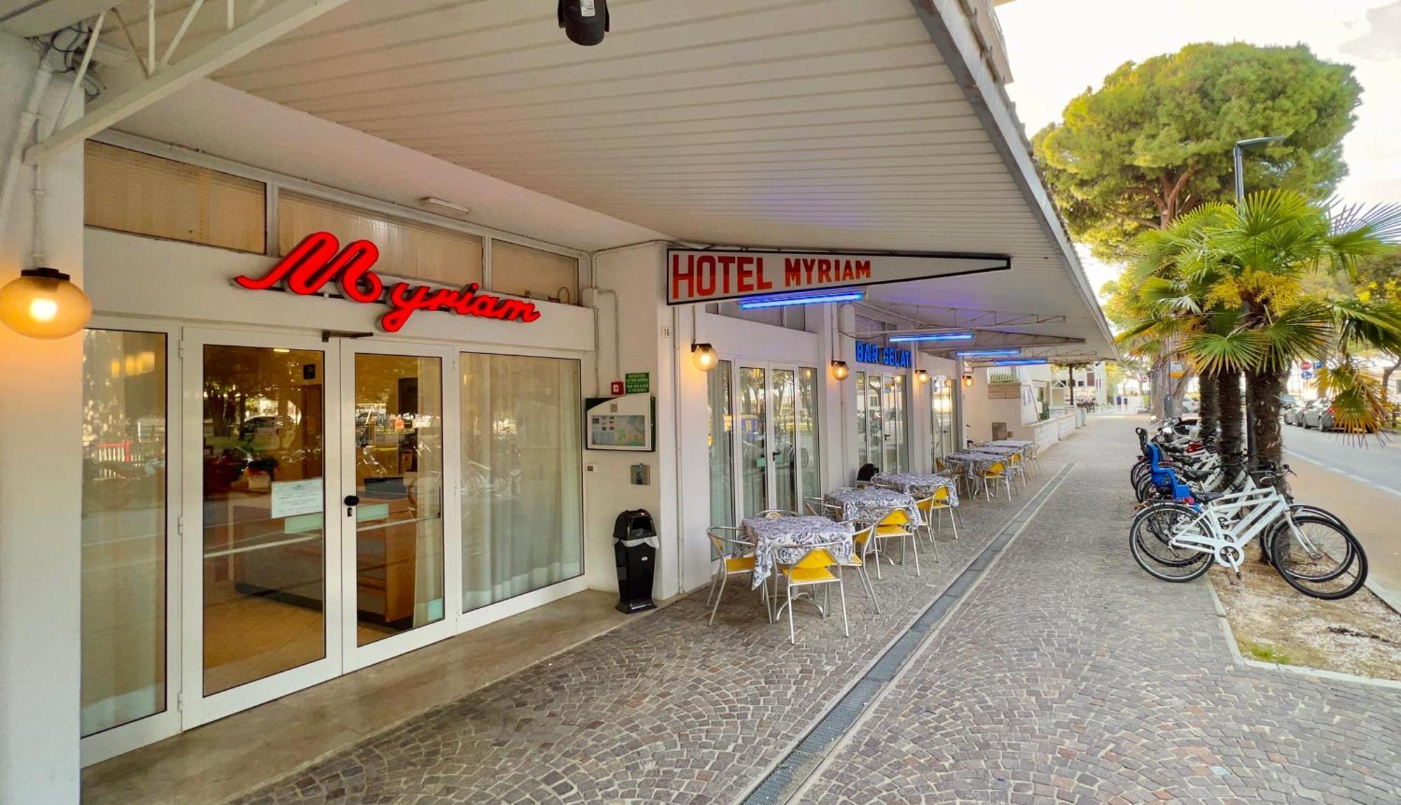 Hotel Myriam Lignano Sabbiadoro Exterior foto