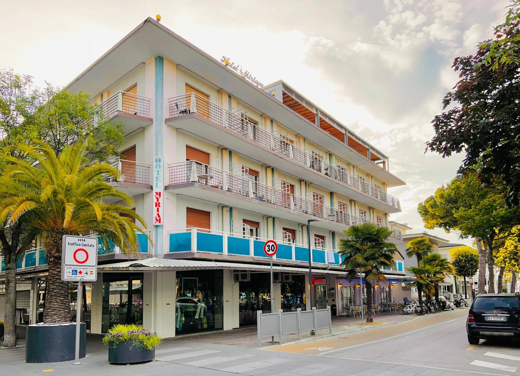 Hotel Myriam Lignano Sabbiadoro Exterior foto