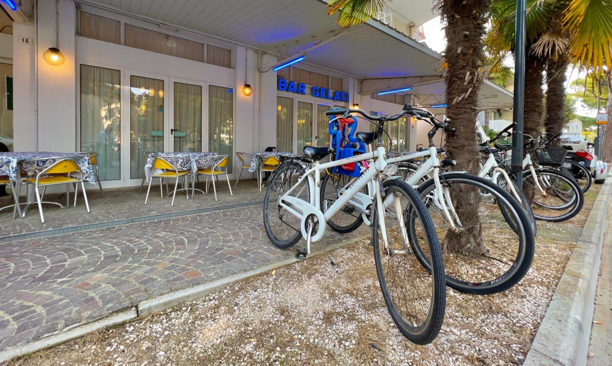 Hotel Myriam Lignano Sabbiadoro Exterior foto